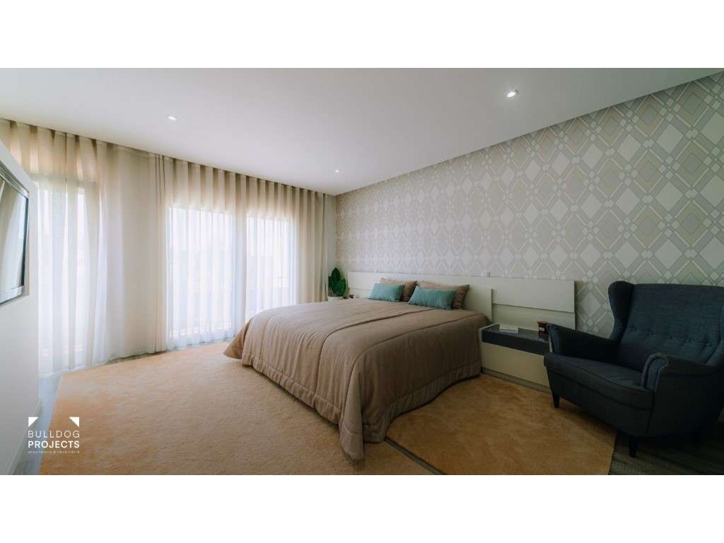 Moradia Isolada T4 Triplex Venda Coimbra-36