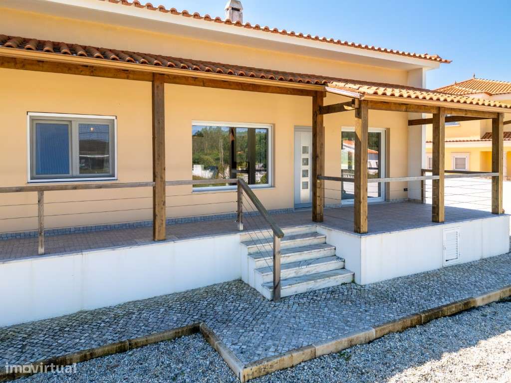 Moradia T3 com Terraço e Churrasqueira no Nadadouro-27