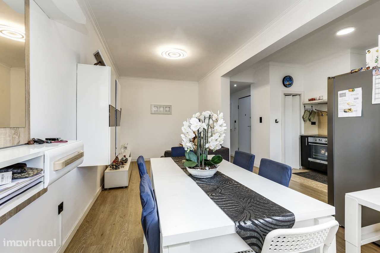 Venha Desfrutar do Pôr do Sol neste Moderno T2 - Grande imagem: 4/23