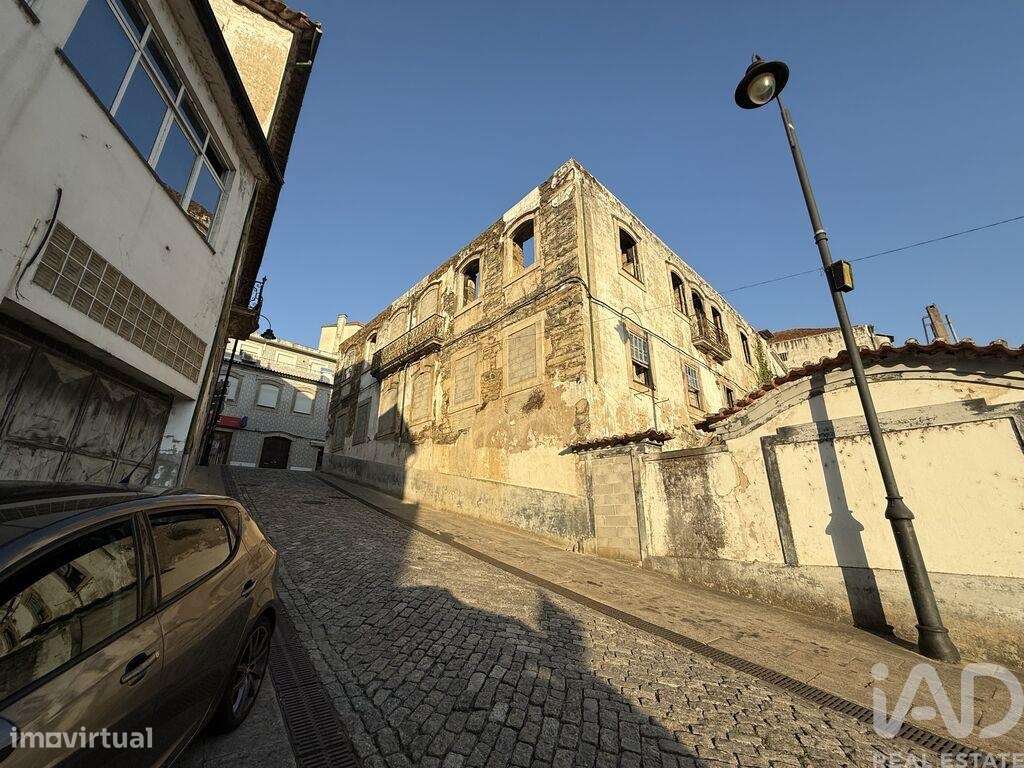 Prédio em Peso da Régua e Godim de 1092,00 m2 - Grande imagem: 2/30