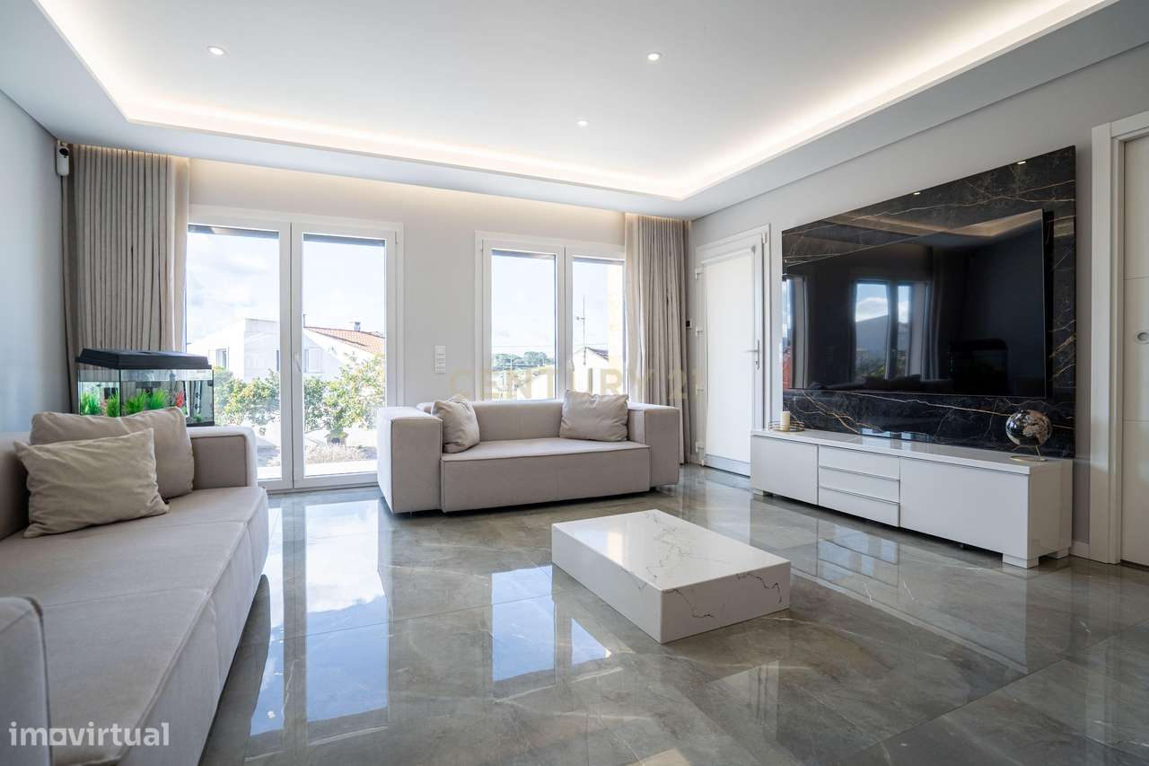 Moradia de Luxo T3 junto a Sintra | Vila Verde-12
