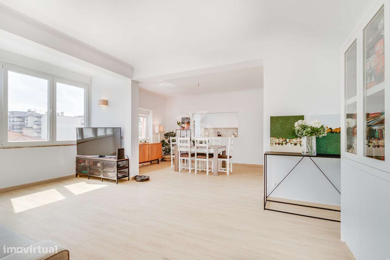 Apartamento T4 Remodelado-10