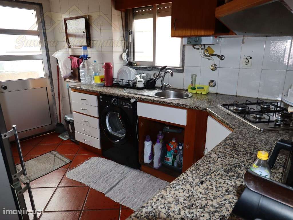 Apartamento T2 com terraço-24
