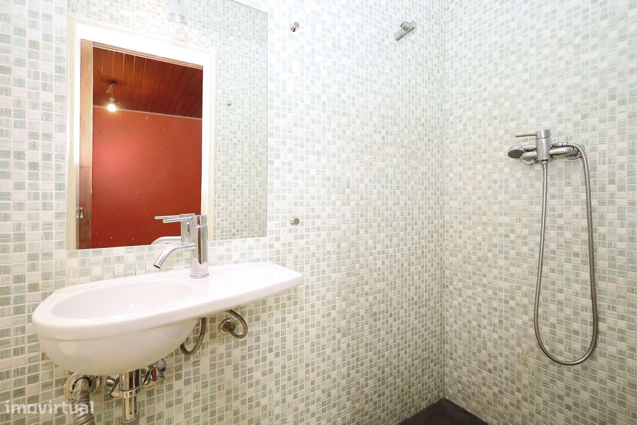 T4 Duplex - Parede - Vista Mar - Varanda - Garagem - Para Renovação-43