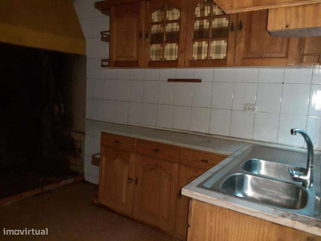Moradia – Amoreira da Gândara, Paredes do Bairro e Ancas - Mais