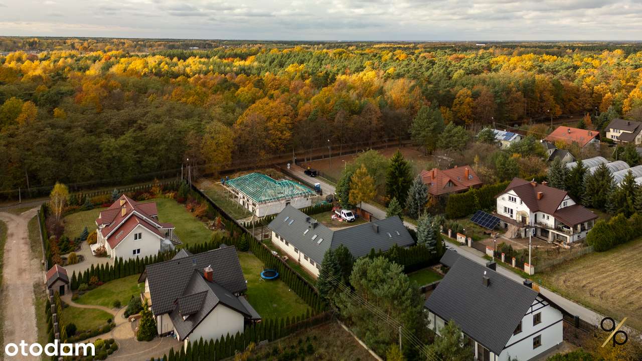 Przestronny dom przy lesie z 2 garażami i użytkowym poddaszem-12