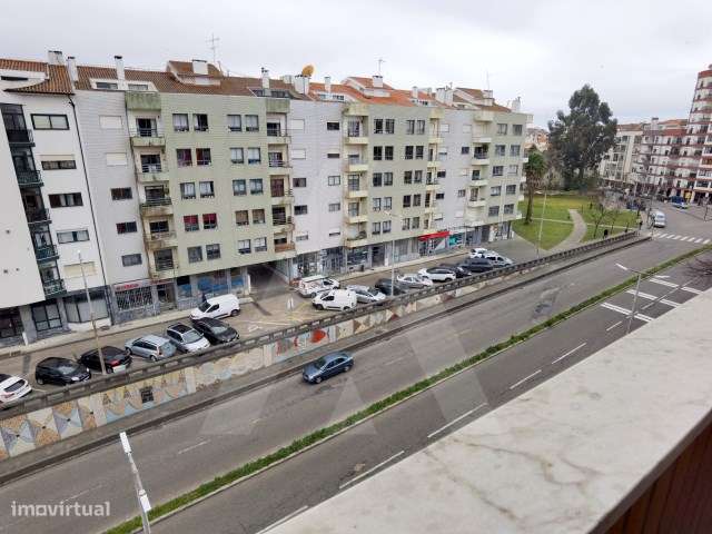 Apartamento T3 +2 Duplex em Aveiro parcialmente remodelado - Grande imagem: 5/21