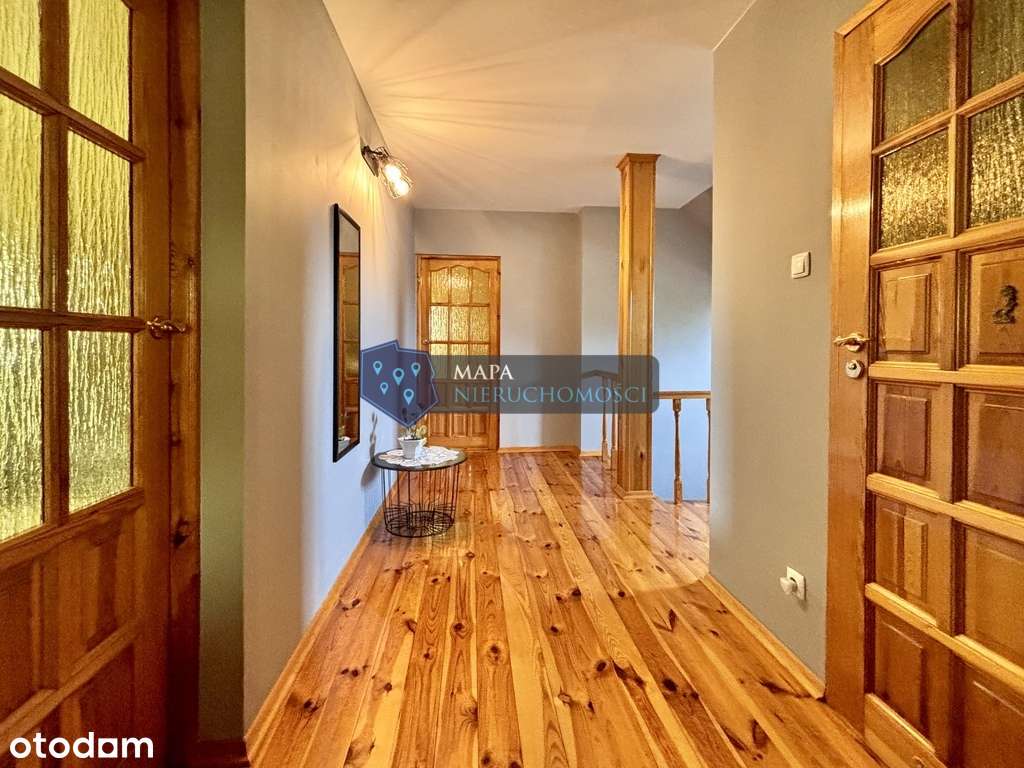 Wygodny dom z pięknym zielonym ogrodem-17