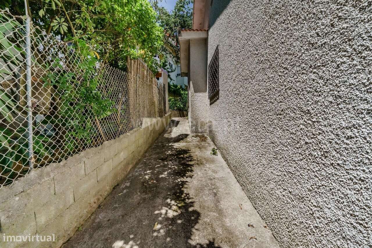 Moradia Isolada T3 / Seia, Torrozelo-6