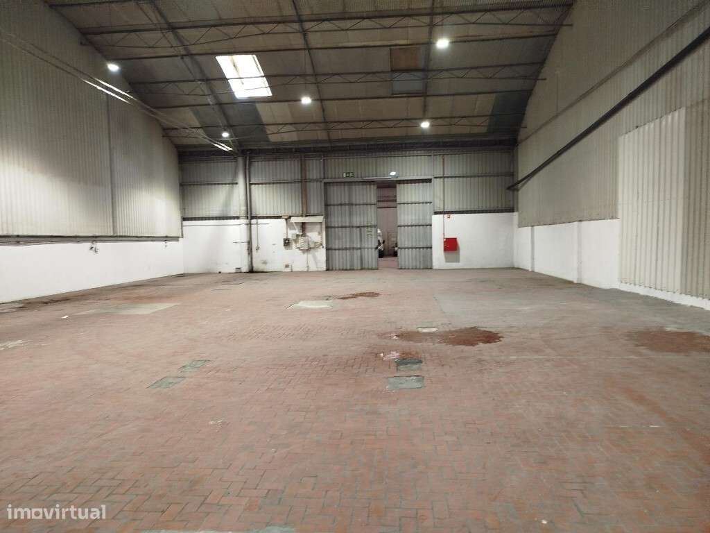 Armazém para arrendar no Sabugo - Sintra - Grande imagem: 4/11