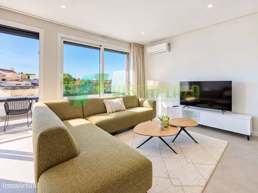 Apartamento T2 com Terraço Privativo, Piscina e Garagem Box em Alvo...-2