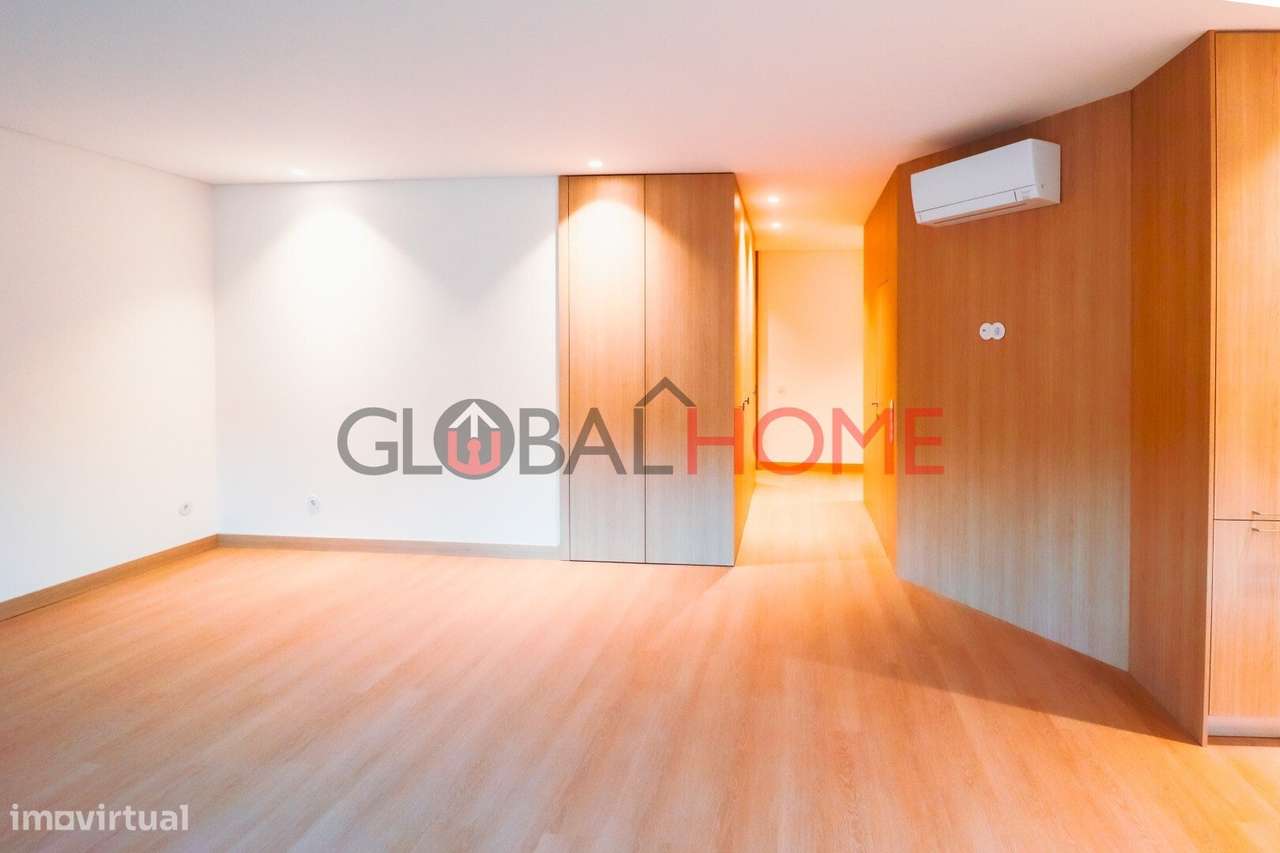 Apartamento T2 Renovado com Terraço em Fânzeres-14