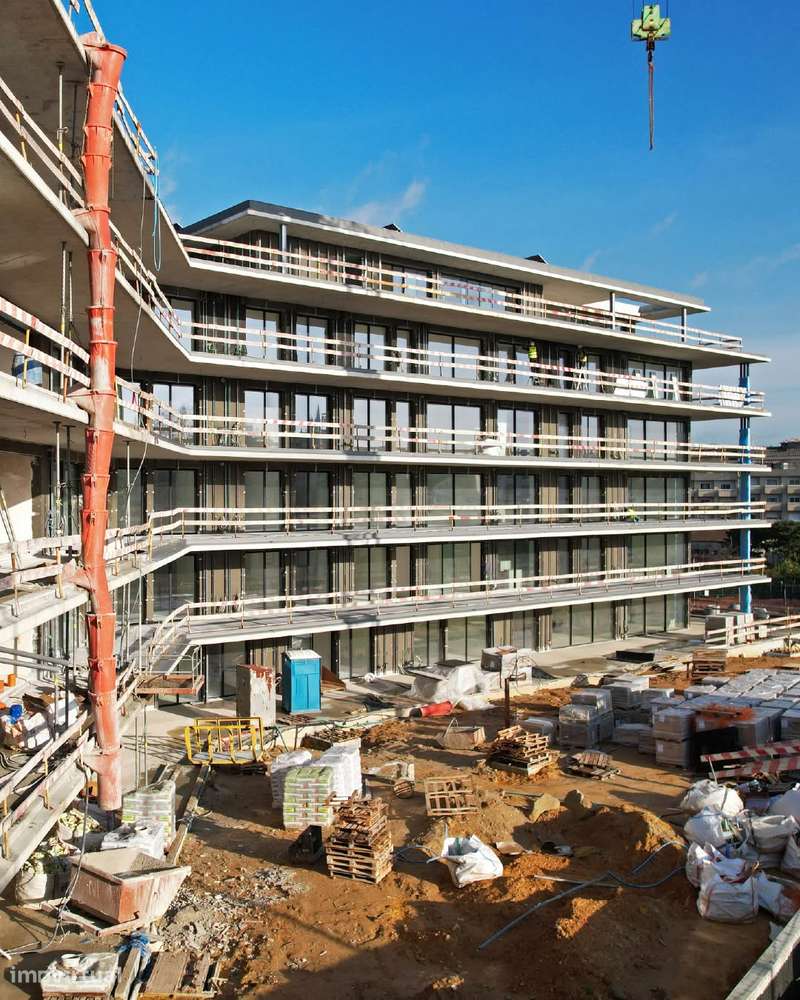 T1 c/ Varanda, próximo da Futura linha do Metro em Santa Marinha - Grande imagem: 3/14