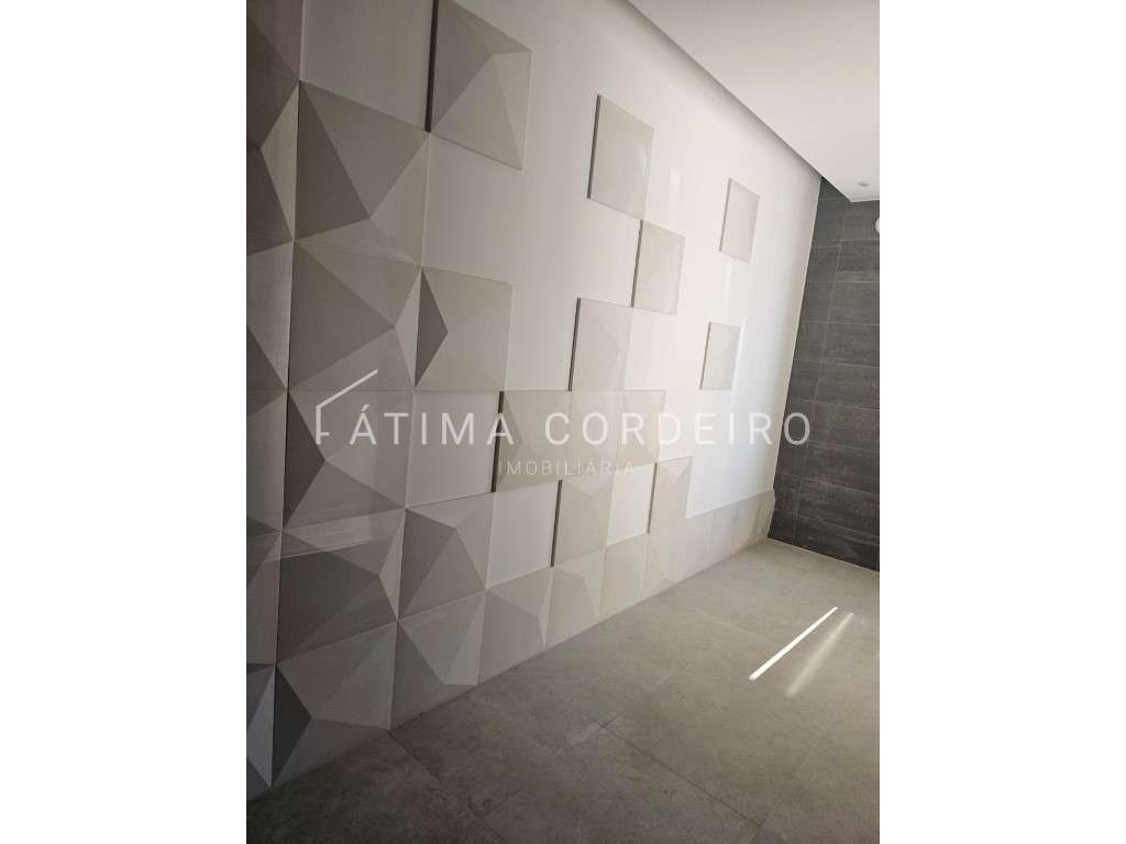 Magnífico apartamento T3, situado no 2.º andar direito de um edifíc... - Grande imagem: 4/21