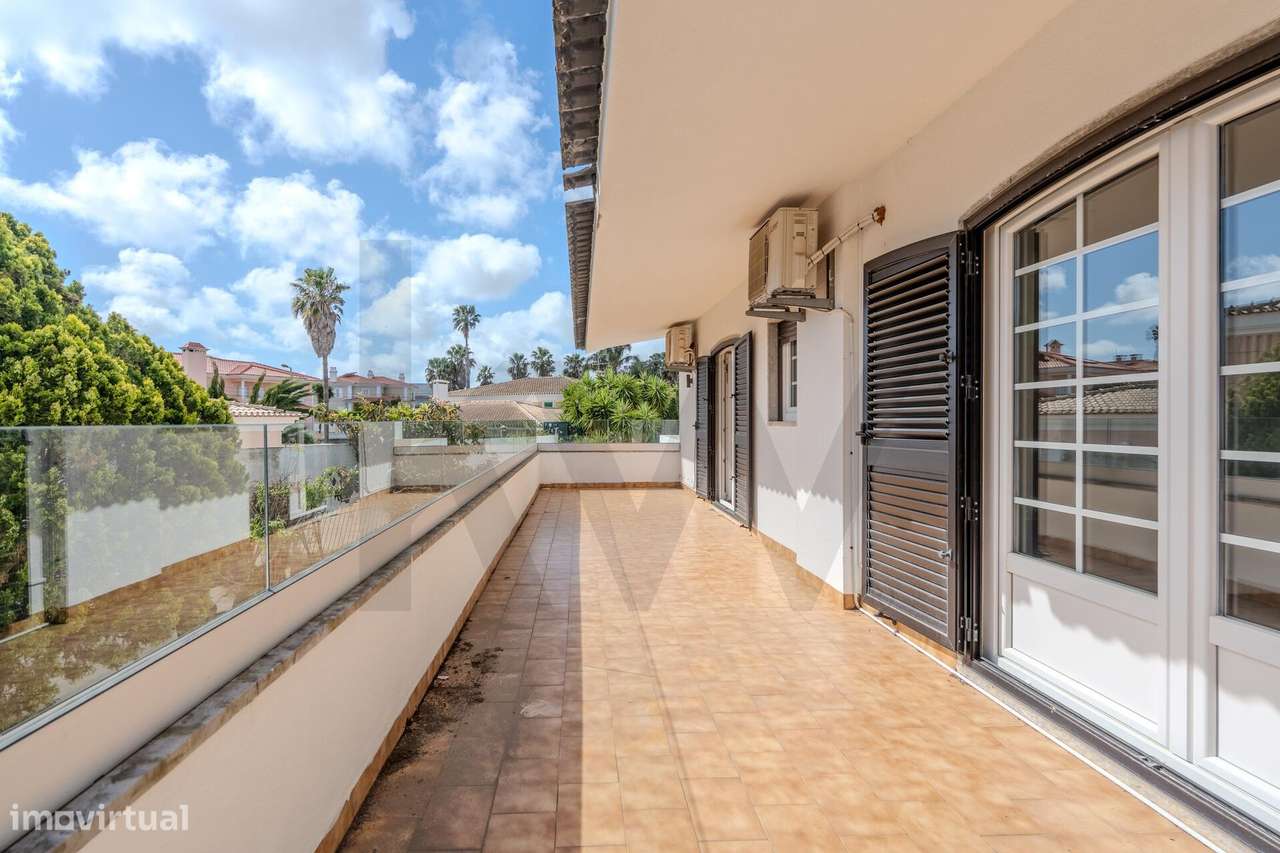 Moradia T6 com Escritório e Piscina em Birre, Cascais - Grande imagem: 4/50