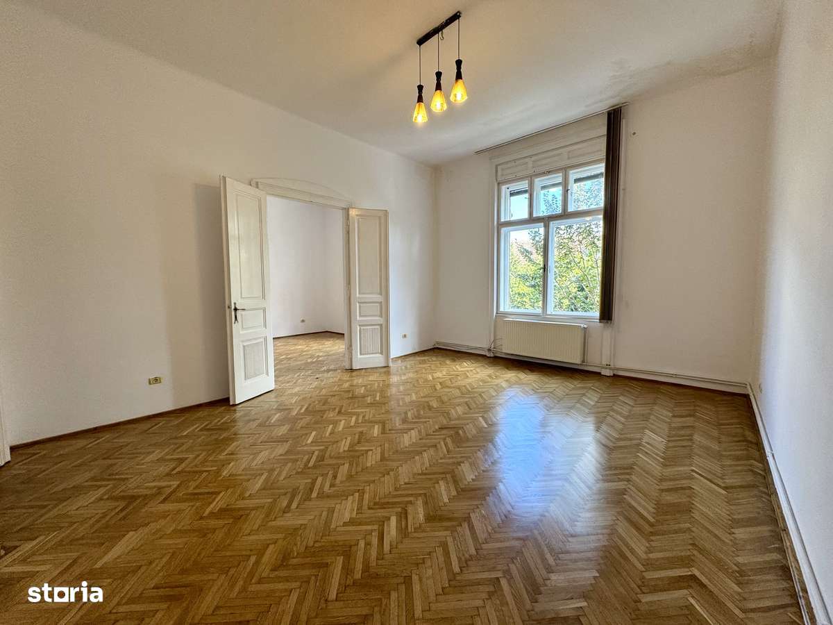 Vand apartament 3 camere, ultracentral, Piata Mica-1