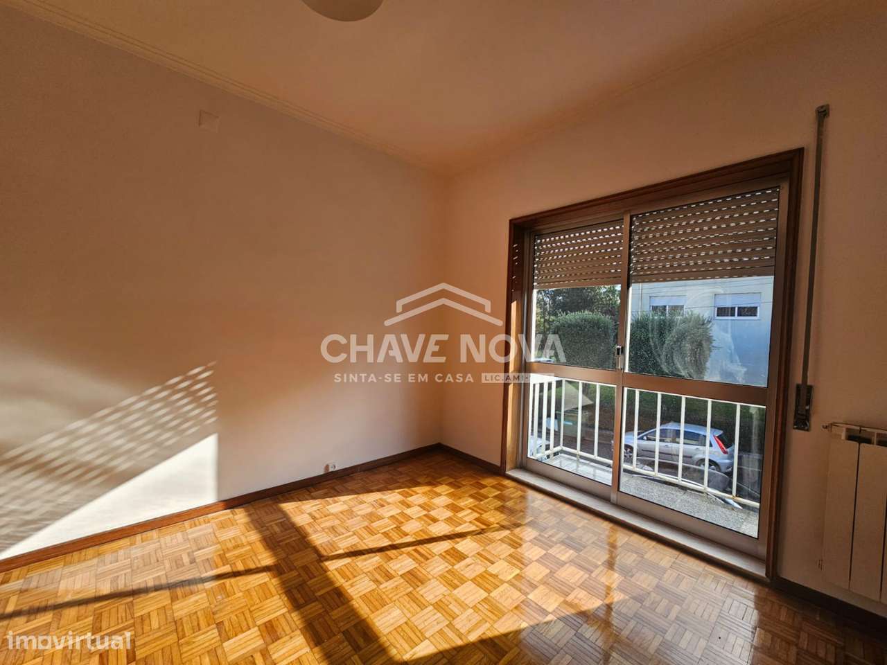 Moradia Geminada V4 c/ Garagem Fechada em Vilar de Andorinho - Grande imagem: 4/25