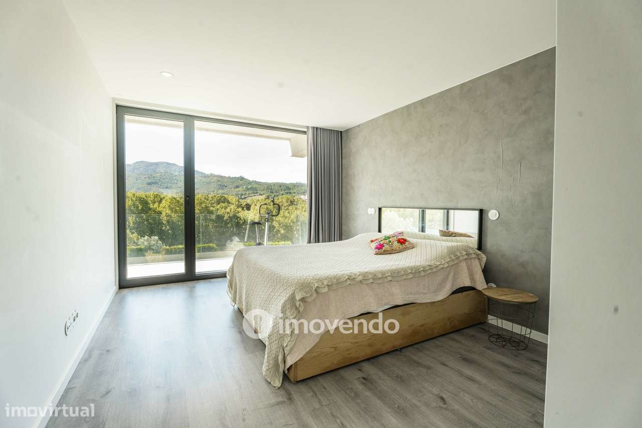 Moradia T3 única, mobilada e equipada, em Cabeceiras de Basto-25