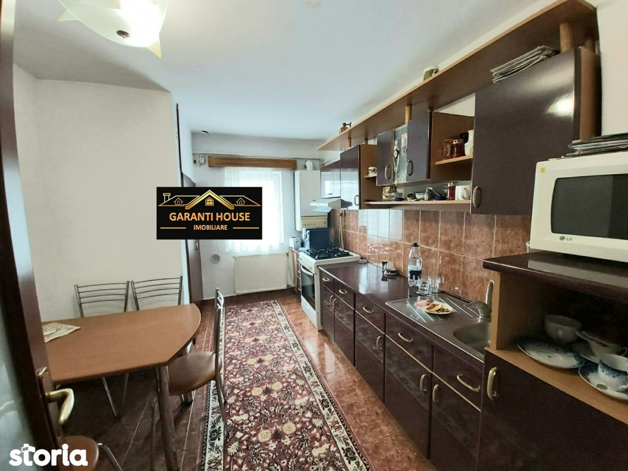 Hortensiei, apartament cu 4 camere, decomandat, 89 000€ negociabil