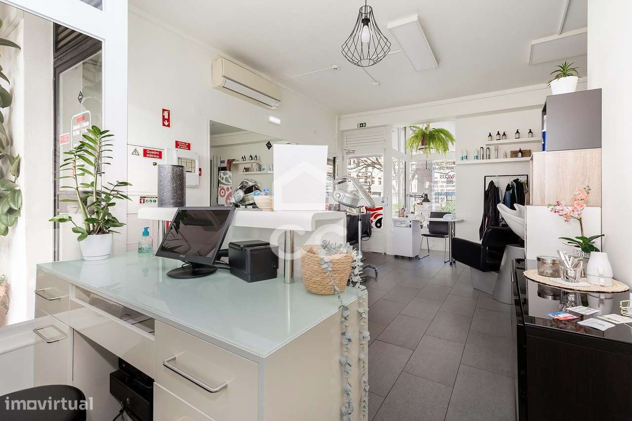 Espaço Comercial para Arrendamento – Cabeleireiro Totalmente Equipado - Grande imagem: 2/31