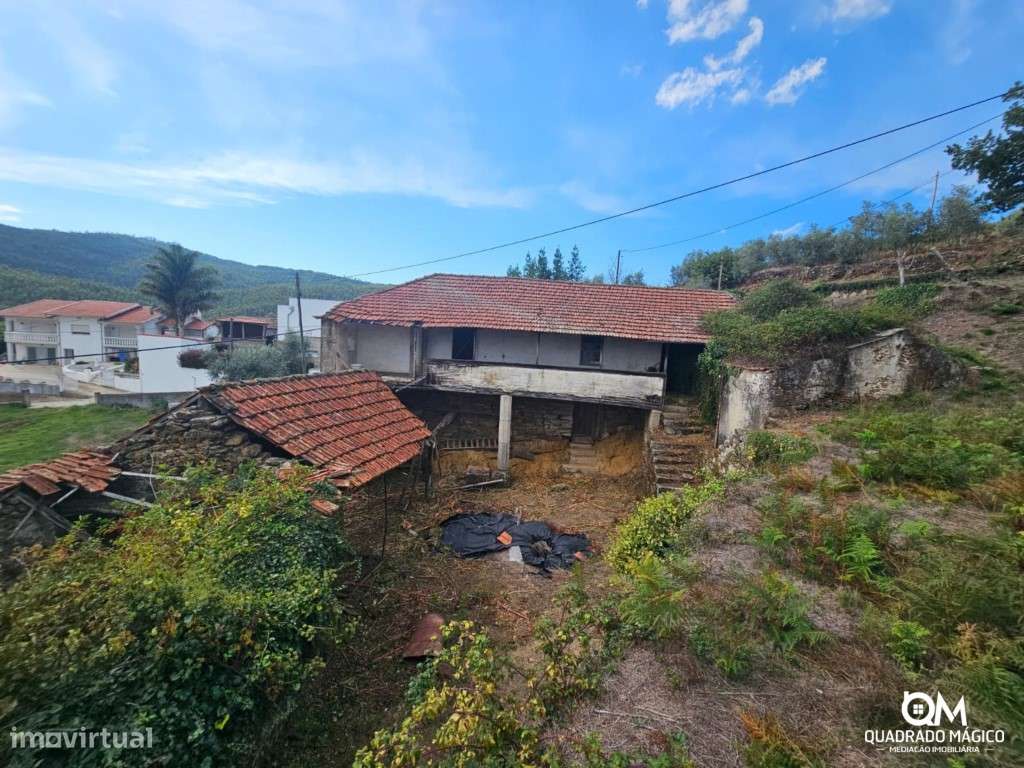 Uma casa por reinventar, 1.827 m² para sonhar, descubra este imóvel!-29