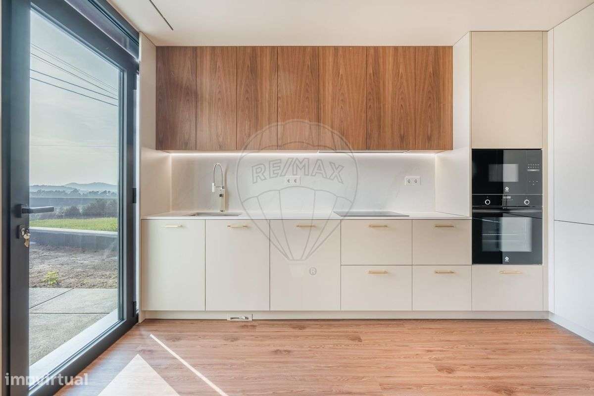 Moradia T3 Única em Airó, Barcelos-6