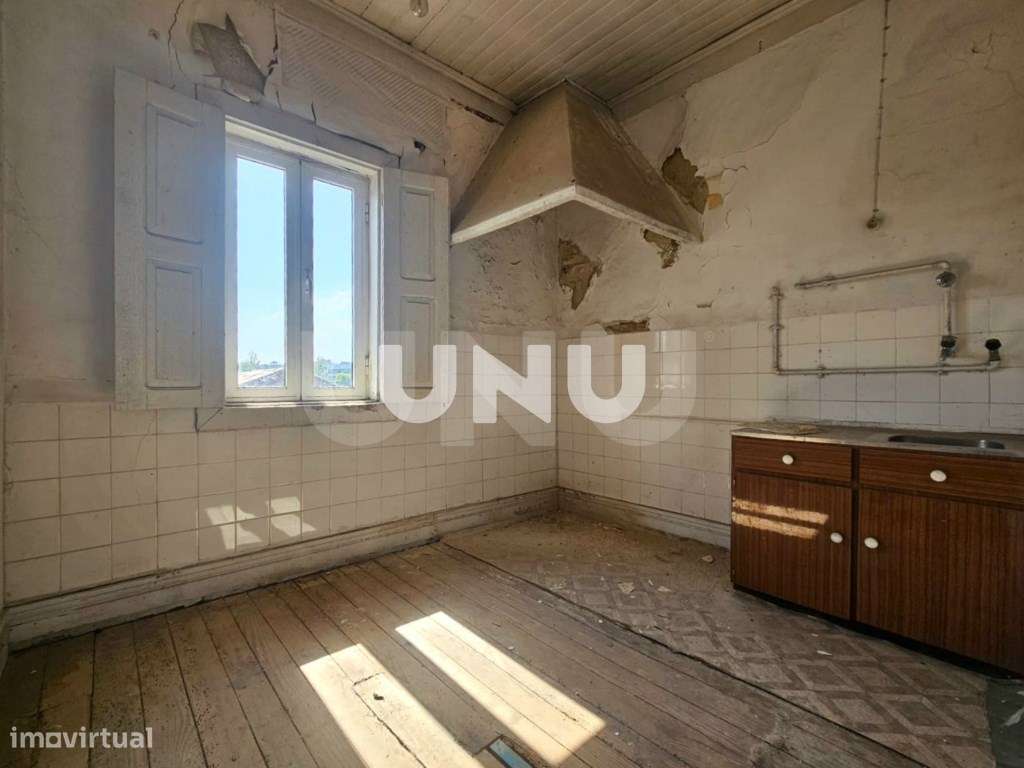 Prédio Urbano - Pleno Centro da Cidade de Viseu-3