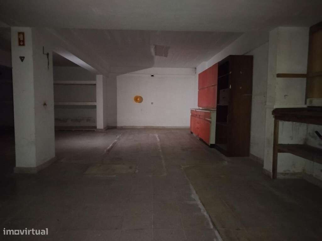 Garagem / Armazém para arrendar na Tapada das Mercês - Sintra - Grande imagem: 2/7