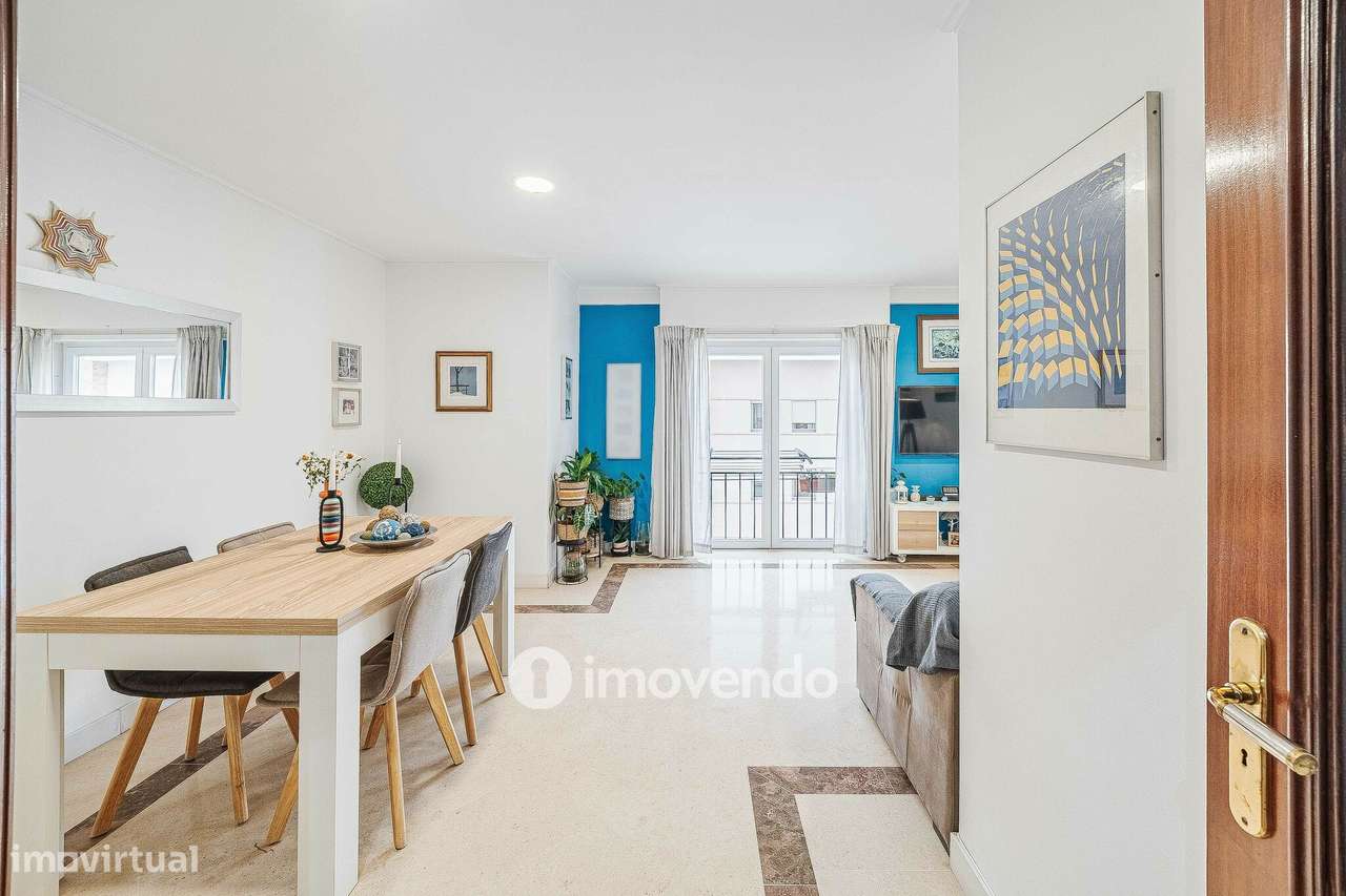 Apartamento T3 com lugar de estacionamento - Grande imagem: 2/50