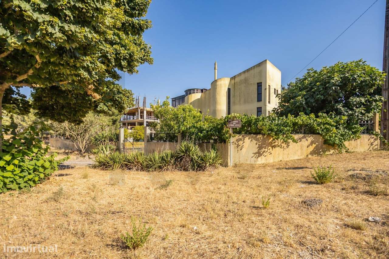 Fantástica Moradia T4 (10 Divisões) com Terreno de 869 m2 – Imenso Pot-52