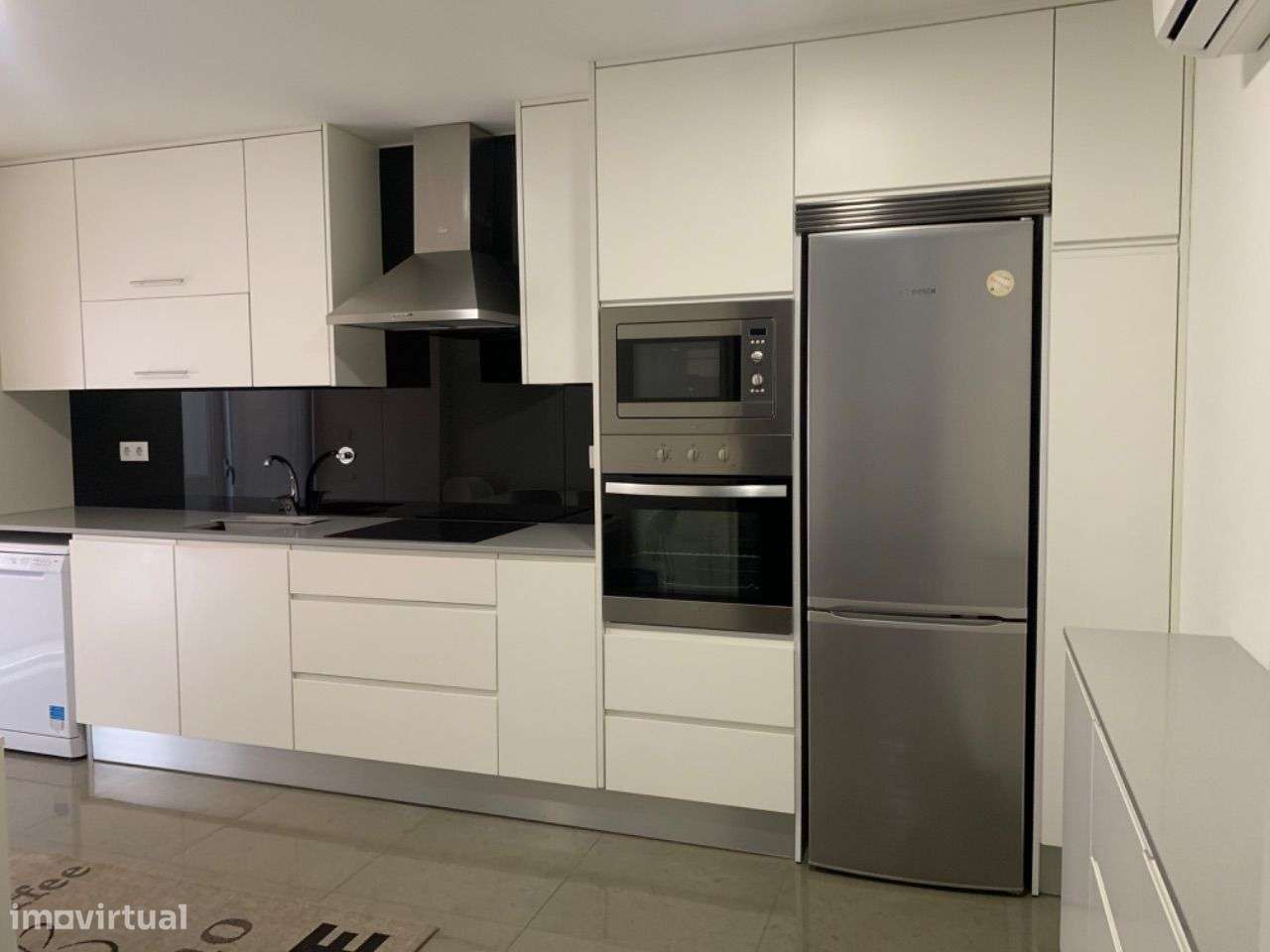 Apartamento T3 de Luxo - Em frente D.Diogo Sousa - Grande imagem: 5/11