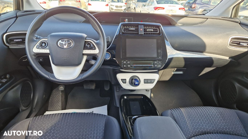 Toyota Prius 1.8 Dual VVT-i Luna - 13