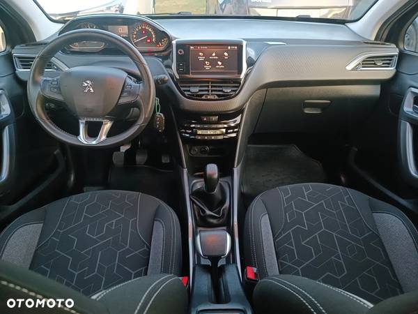 Peugeot 2008 1.2 Pure Tech Active EU6 - 16