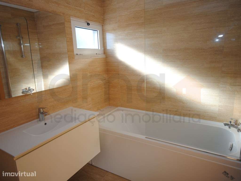 T3 Duplex com terraço centro da Parede-27