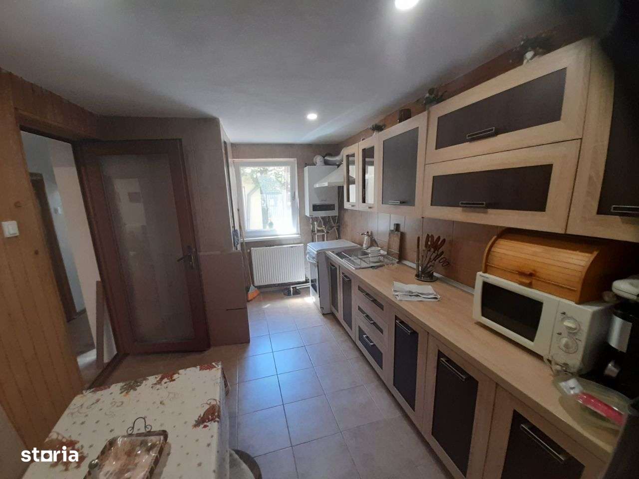 Casa renovata, singur curte, Piata Victoriei, Titulescu, Buzesti - Imagine principală: 4/9