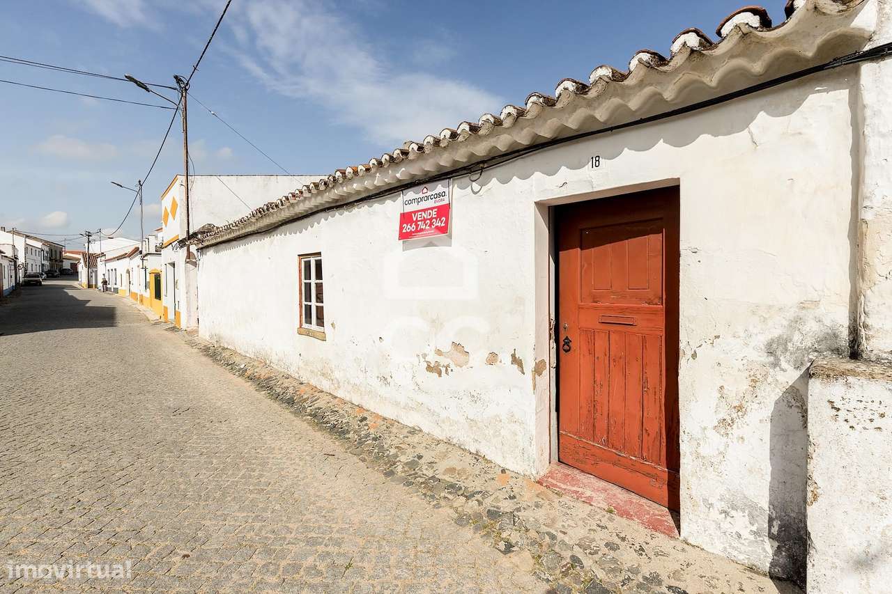 Moradia térrea c/ 311 m² de construção em lote de 1124 m² | Vila de Fr-42