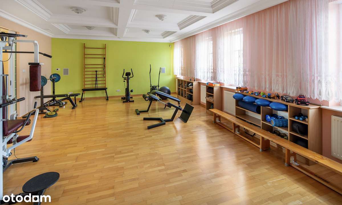 Dworek | Strefa SPA z basenem i kortem | 2,94 ha-16