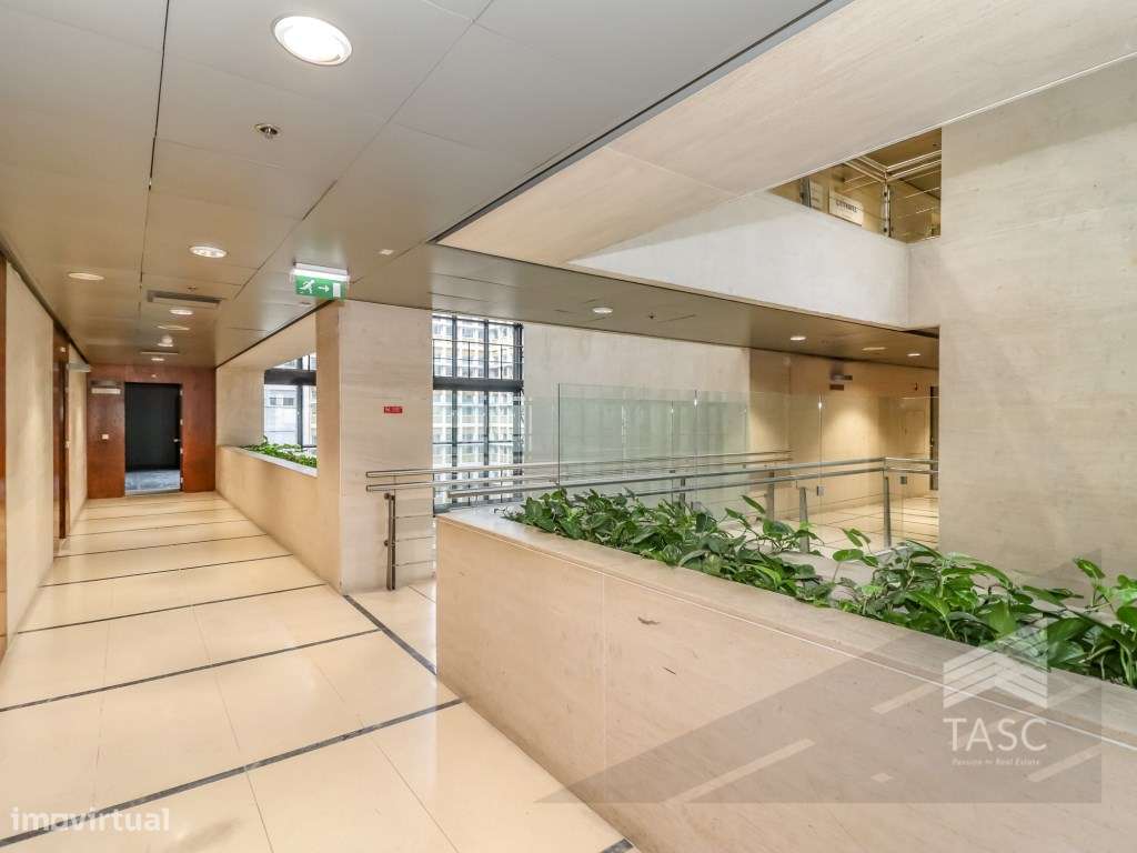 Escritório na Avenida da Liberdade - Grande imagem: 4/27