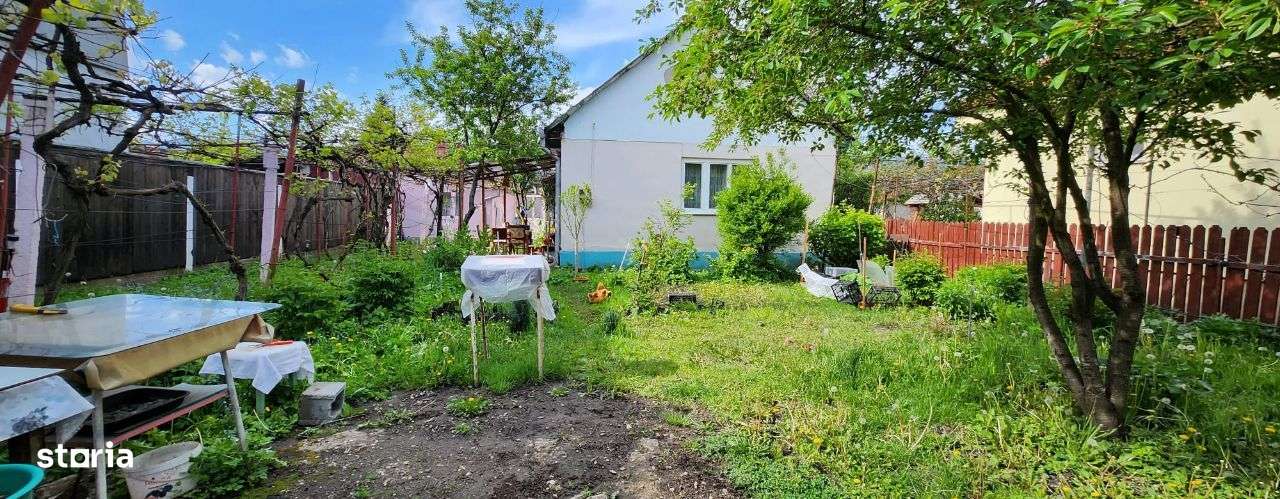 Casa situata in strada Crinului-cartier Florilor, garaj, teren 436 mp! - Imagine principală: 1/11