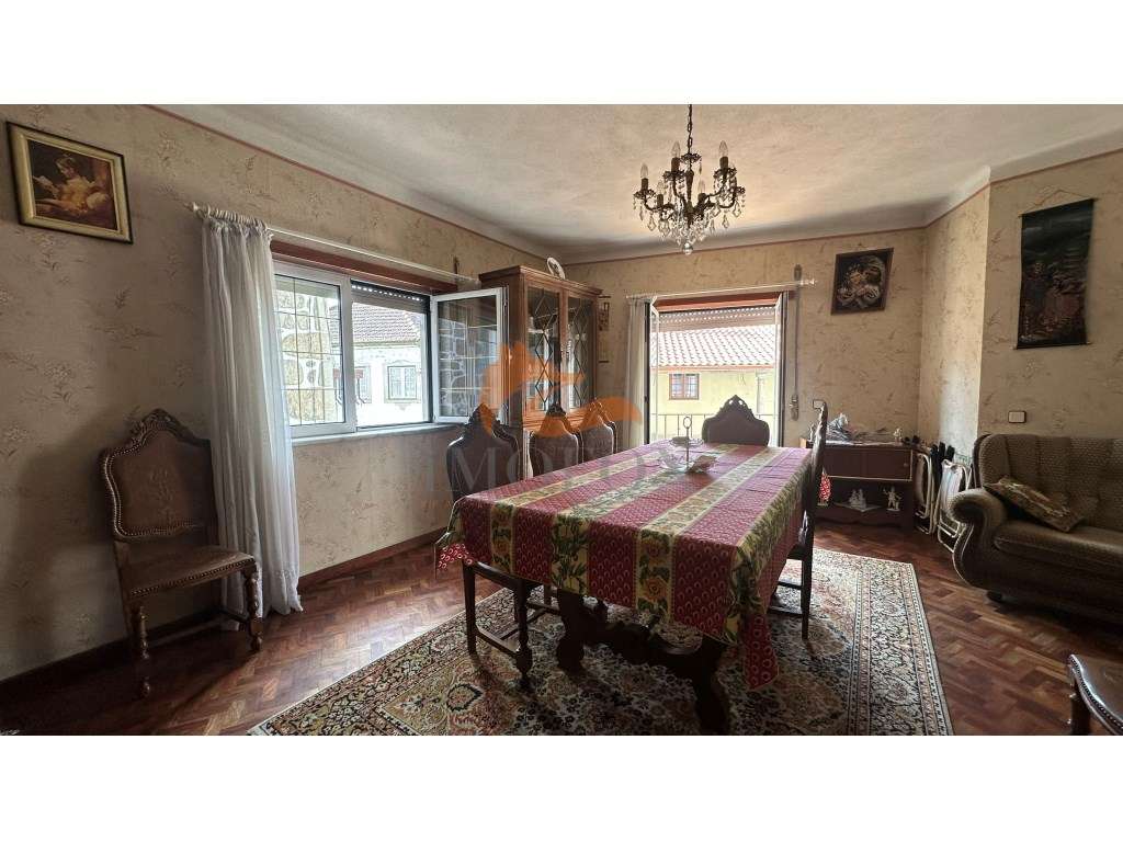 Moradia com 3 quartos e garagem pronta a habitar localizada no cent...-9