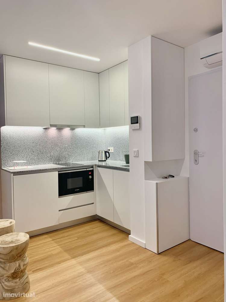 Excelente T0, Novo, Totalmente Mobilado, em Mafamude, 450 m do Metro - Grande imagem: 4/12