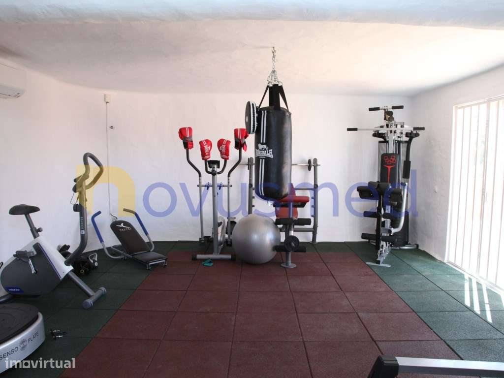 Moradia T4 com piscina, térrea perto da praia e do Golf dos Salgados-43