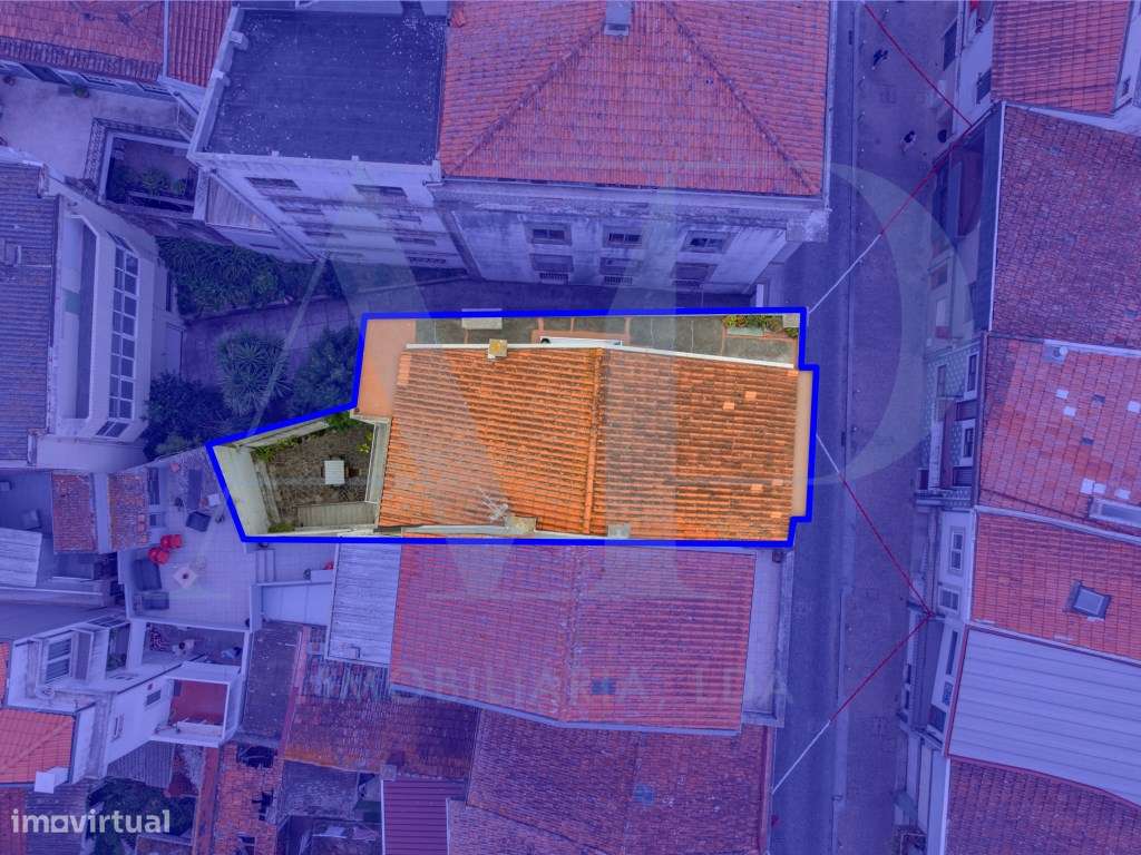 Moradia T4 com espaço comercial e logradouro no centro da Póvoa de ...-33