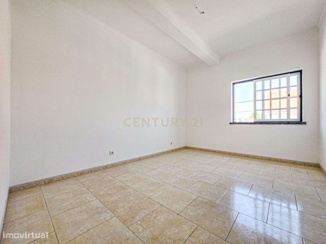 Moradia T3 + Loja em Fernão Ferro, Seixal - Oportunidade Única!-41