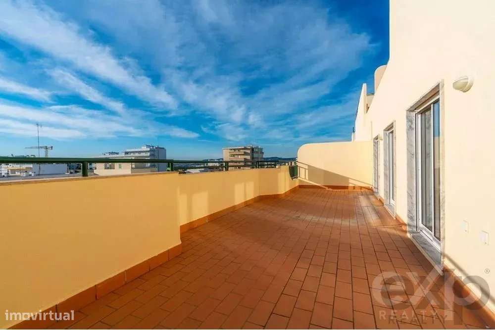 Fabuloso apartamento T5 triplex com piscina e amplos terraços no centr - Grande imagem: 3/54