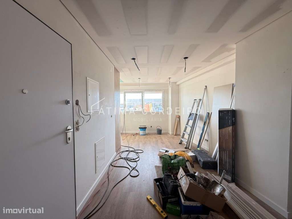 T2 com terraço de 71m2 e arrecadação-11