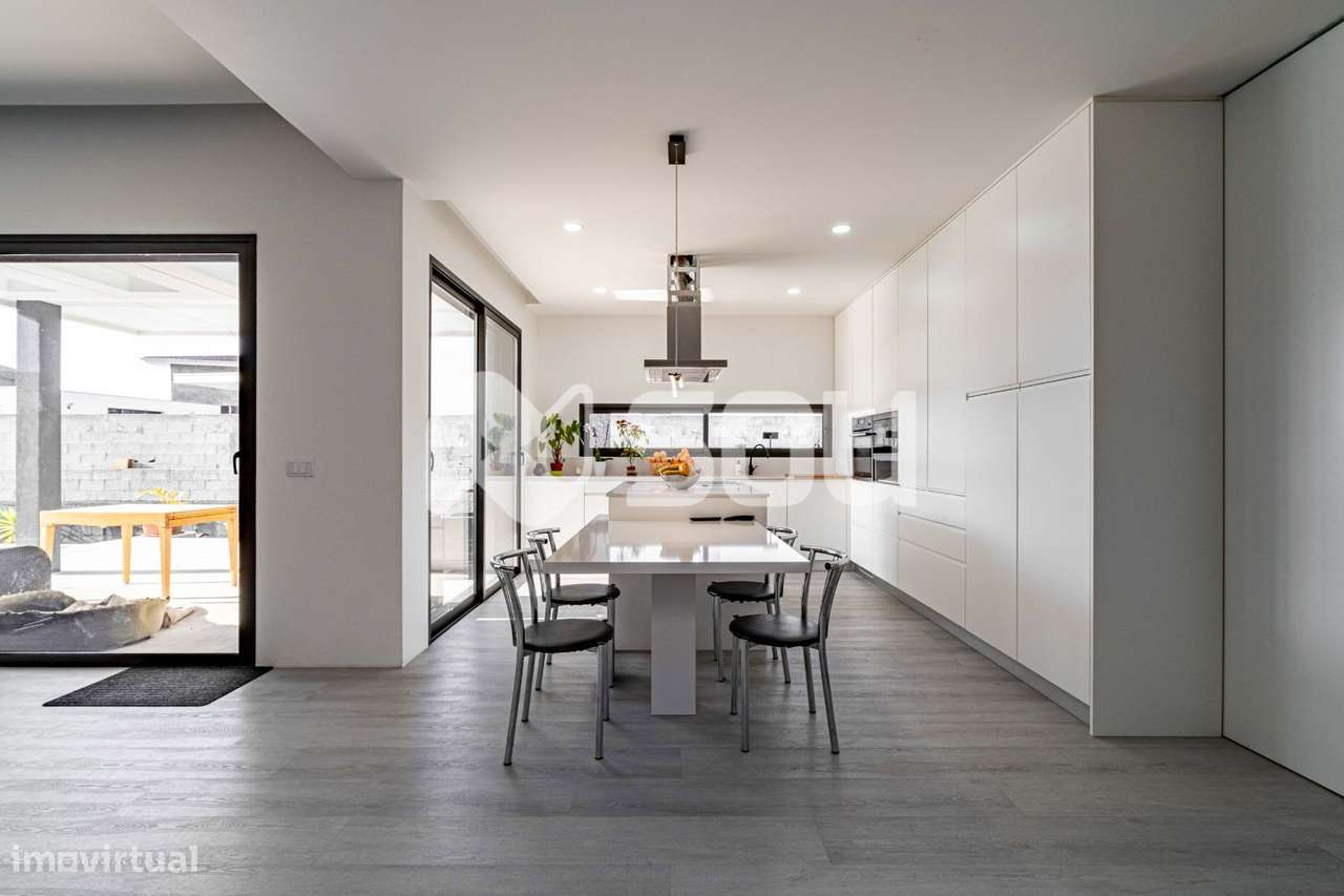 Moradia Térrea T4 em Gondim, Maia - Grande imagem: 5/29