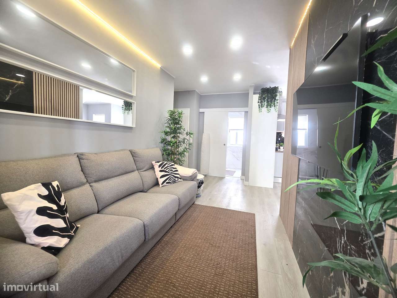 Apartamento T2 Duplex Recuperado - A 70m da Praia do Ouro-40