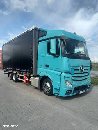 Mercedes-Benz Actros - 1