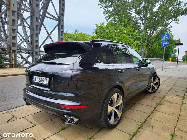 Porsche Cayenne S Diesel Platinum Edition - 7